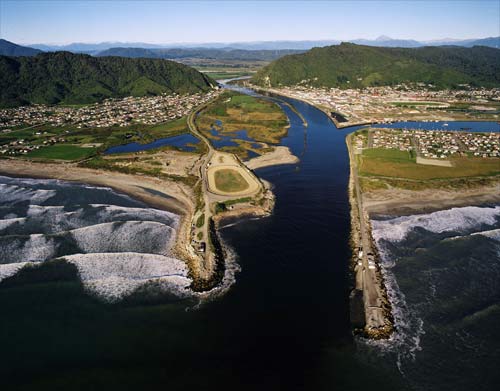 Greymouth Harbour entrance