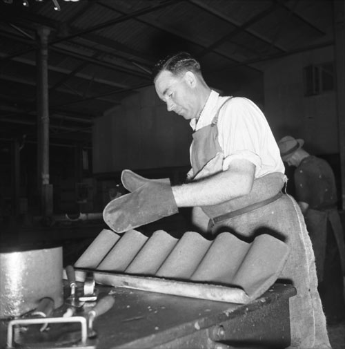 Making asbestos fibrolite