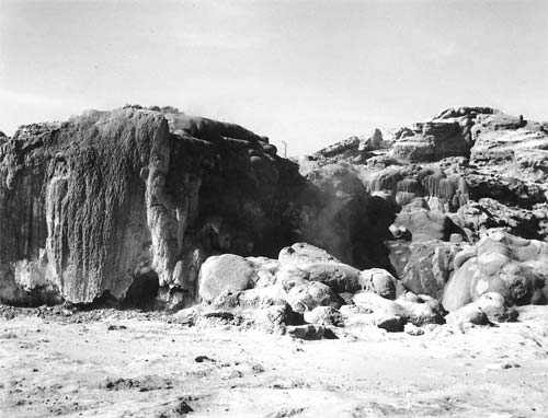 Sinter around Wairoa geyser 