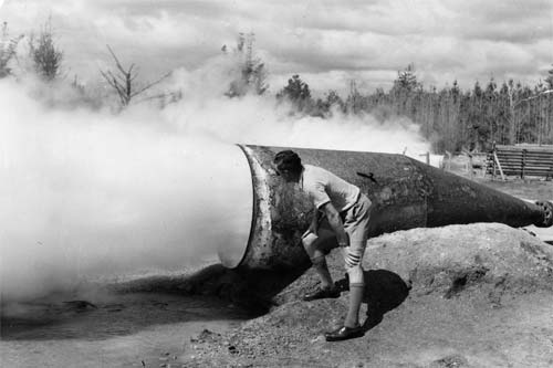 Discharging a geothermal bore