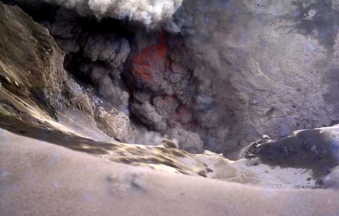 Incandescent ash column 