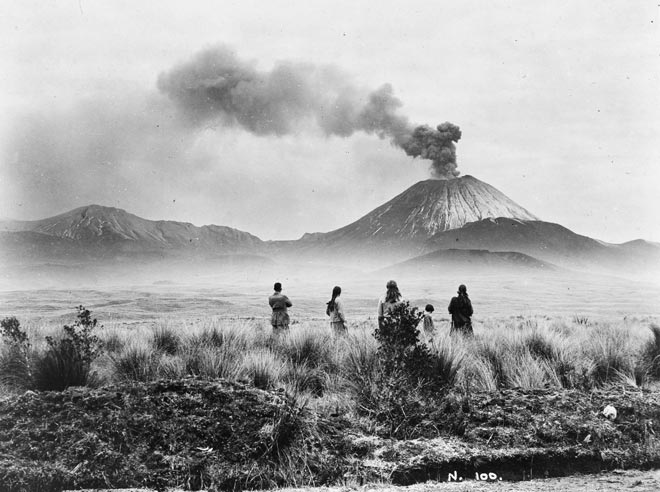 Ngāuruhoe erupting, 1928