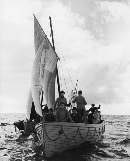 Survivors of the <em>Niagara</em>