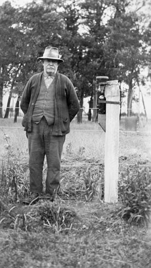 Rain gauge 