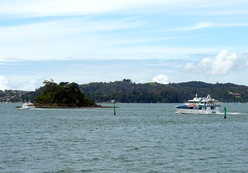 Sightseeing boat