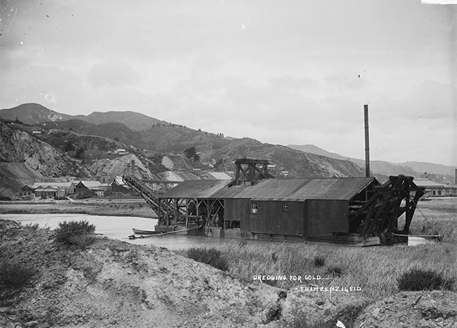 Gold dredge near Thames, around 1900