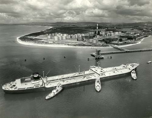 Oil tanker at Marsden Point
