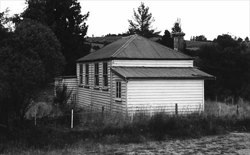 Kākahu School