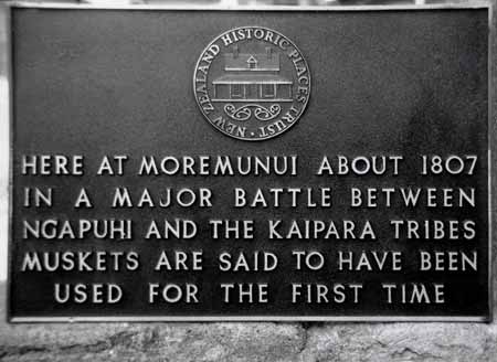 Moremonui commemorative plaque