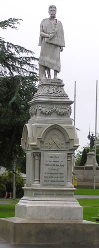 Monument to Te Peeti Te Aweawe