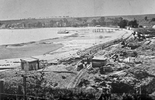 Sewer under construction, Ōkahu Bay, 1910