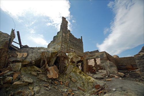 White Island sulfur works 
