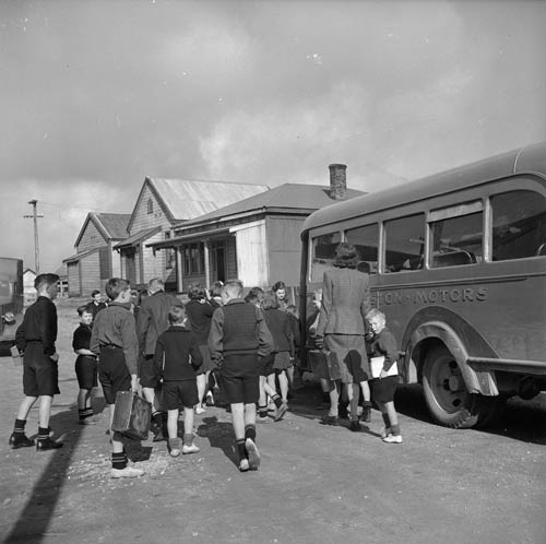 School bus, 1940s 