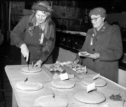 Judging pies 