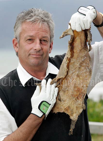 Possum-leather golf gloves 