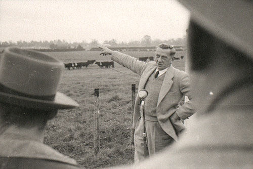 McMeekan makes a speech