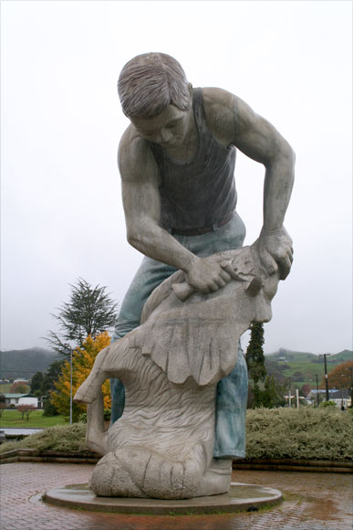 Statue of shearer, Te Kūiti