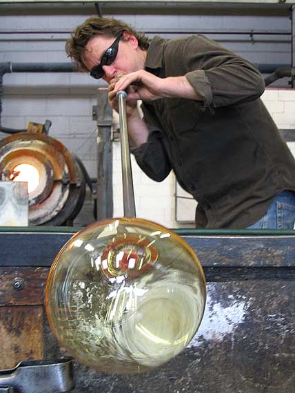 Blowing glass