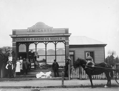 Saddler, Featherston