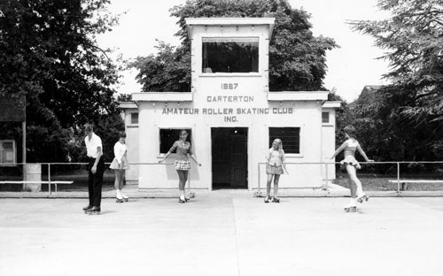 Skating rink, Carterton