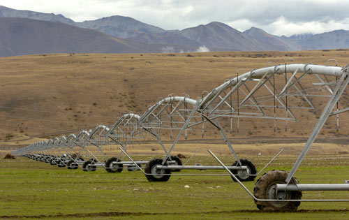 Traversing irrigation unit 