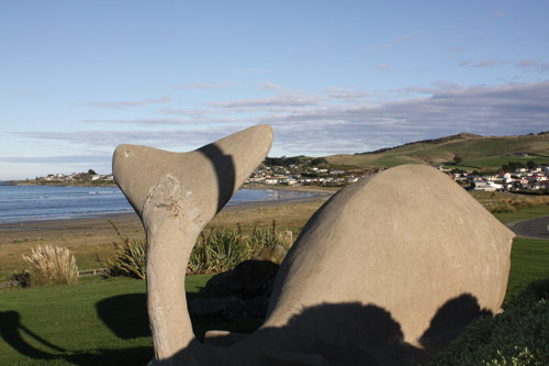 Whale sculpture 