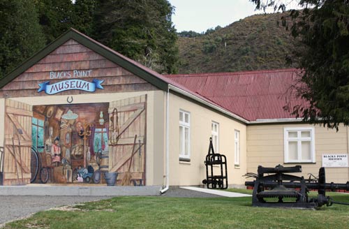 Blacks Point Museum