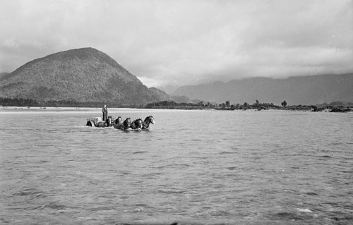River crossing, 1940