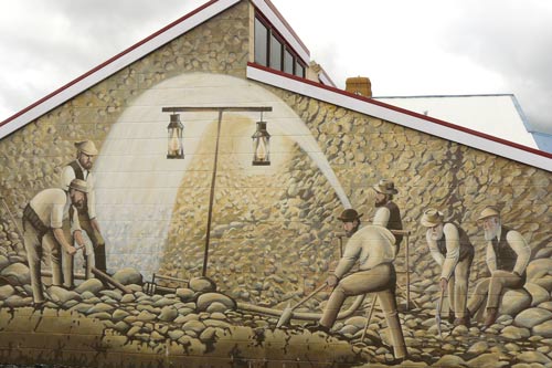 Gold miners mural 
