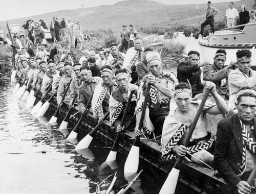 Ngātokimatawhaorua canoe, 1940