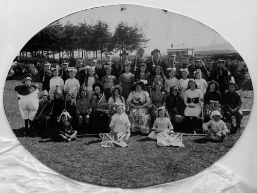 Patriotic school group, Willowbridge