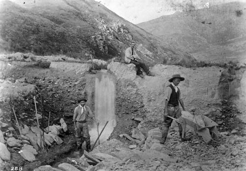 Chinese gold miners 