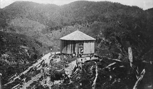 Maungapōhatu School 
