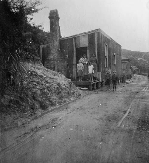 Miner’s shack, Denniston