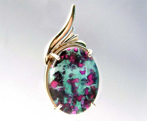 Goodletite pendant