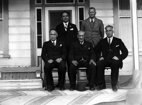 Group portrait at the 60th birthday celebrations for Tahupōtiki Wiremu Rātana