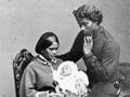  Hariata Pōmare and her husband Hāre Pōmare with their son