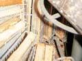 Extracting honey