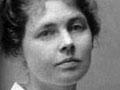 Kate Challis Excelsa Hooper (left) and Georgina Milne, 1918