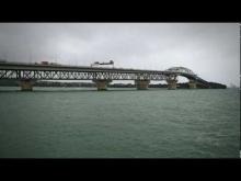 Video: Auckland's 'coat-hanger' bridge - Roadside Stories