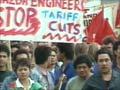 Video: Protesting tariff cuts