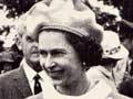 Mayor Harry Barker and the queen