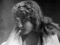  May Beatty, 1900