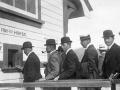 Betting on horses, 1912
