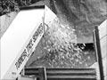 Wood chipping machine