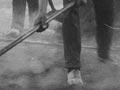 Laying bitumen