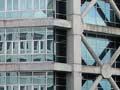 Earthquake-resistant building