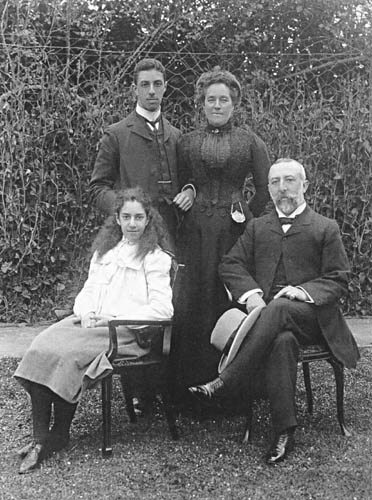 The Theomin family, about 1902